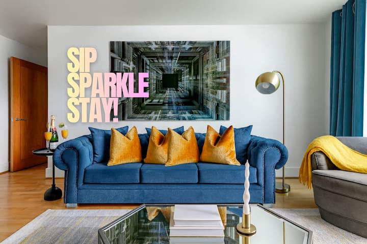 Super Stylish Cutest Couples Luxury XL City Escape