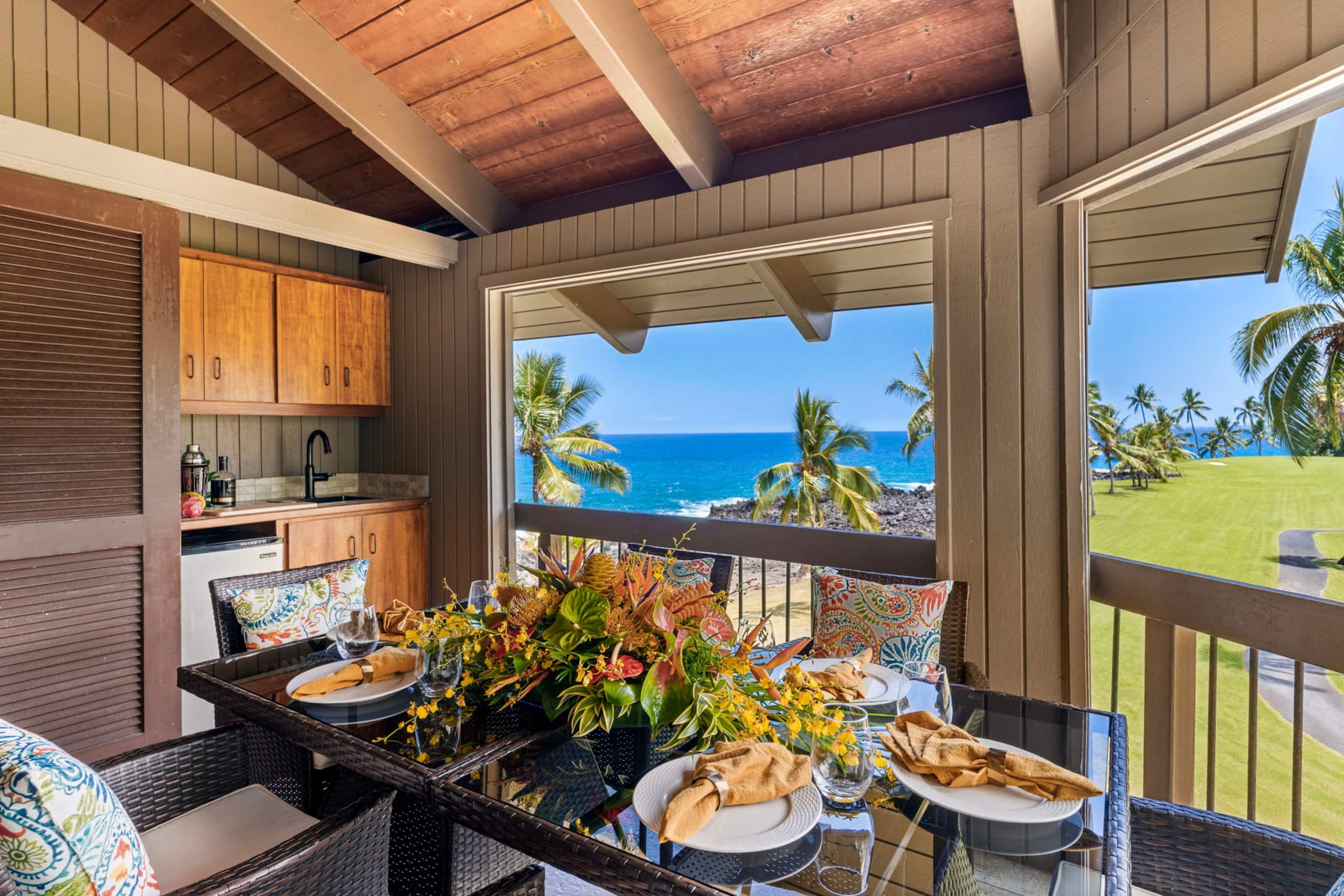 Condo in Kailua-Kona · ★4.82 · 3 bedrooms · 4 beds · 2 baths - Image 4