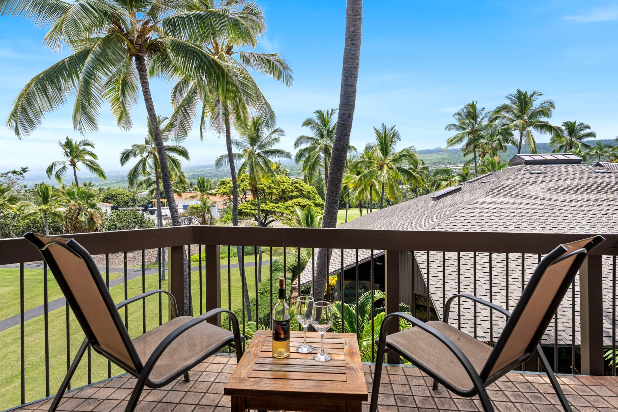 Condo in Kailua-Kona · ★4.82 · 3 bedrooms · 4 beds · 2 baths - Image 31