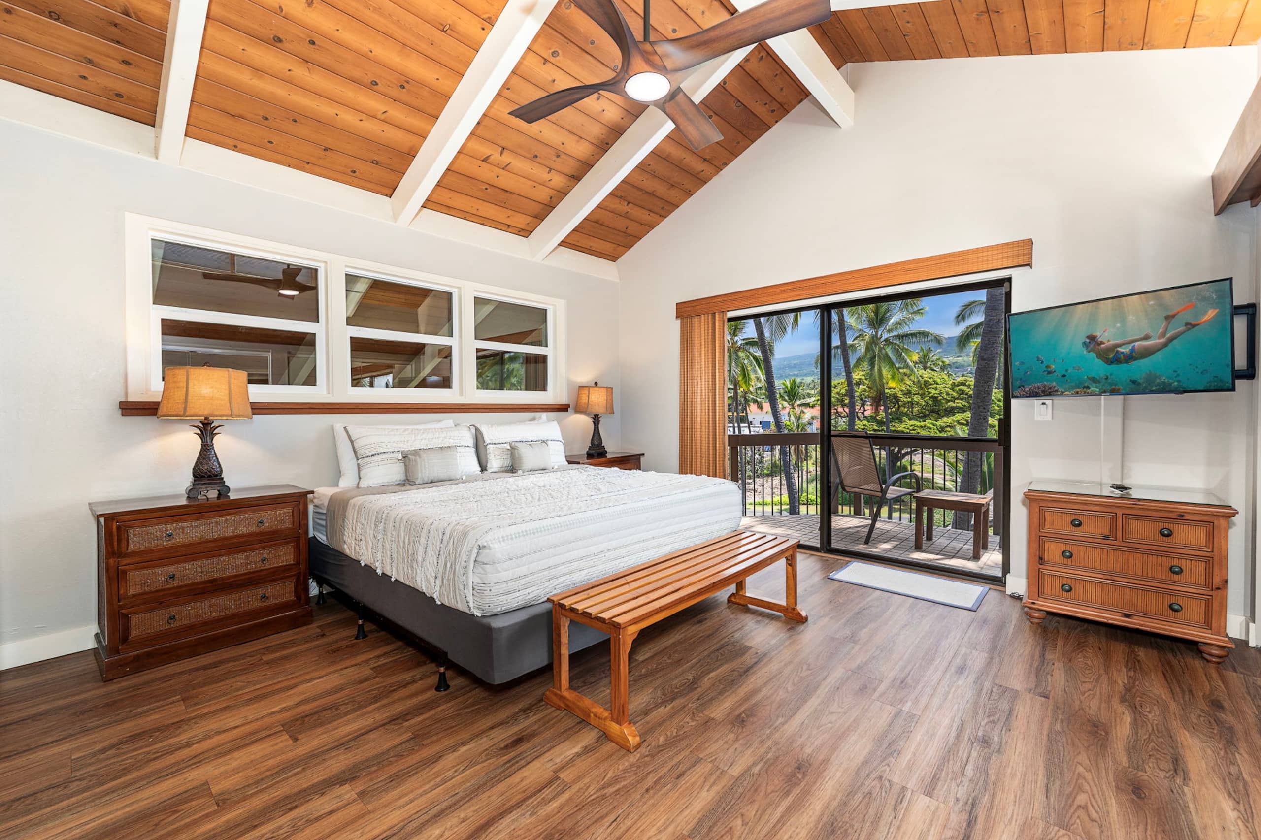 Condo in Kailua-Kona · ★4.82 · 3 bedrooms · 4 beds · 2 baths - Image 28