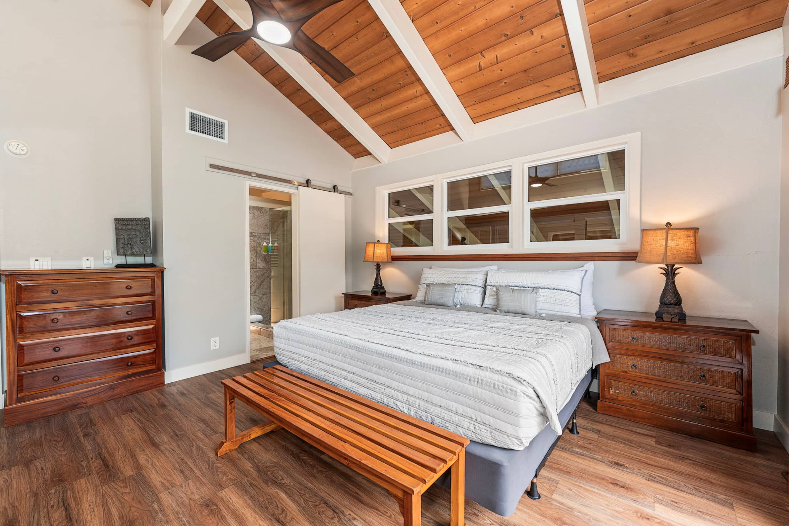 Condo in Kailua-Kona · ★4.82 · 3 bedrooms · 4 beds · 2 baths - Image 30