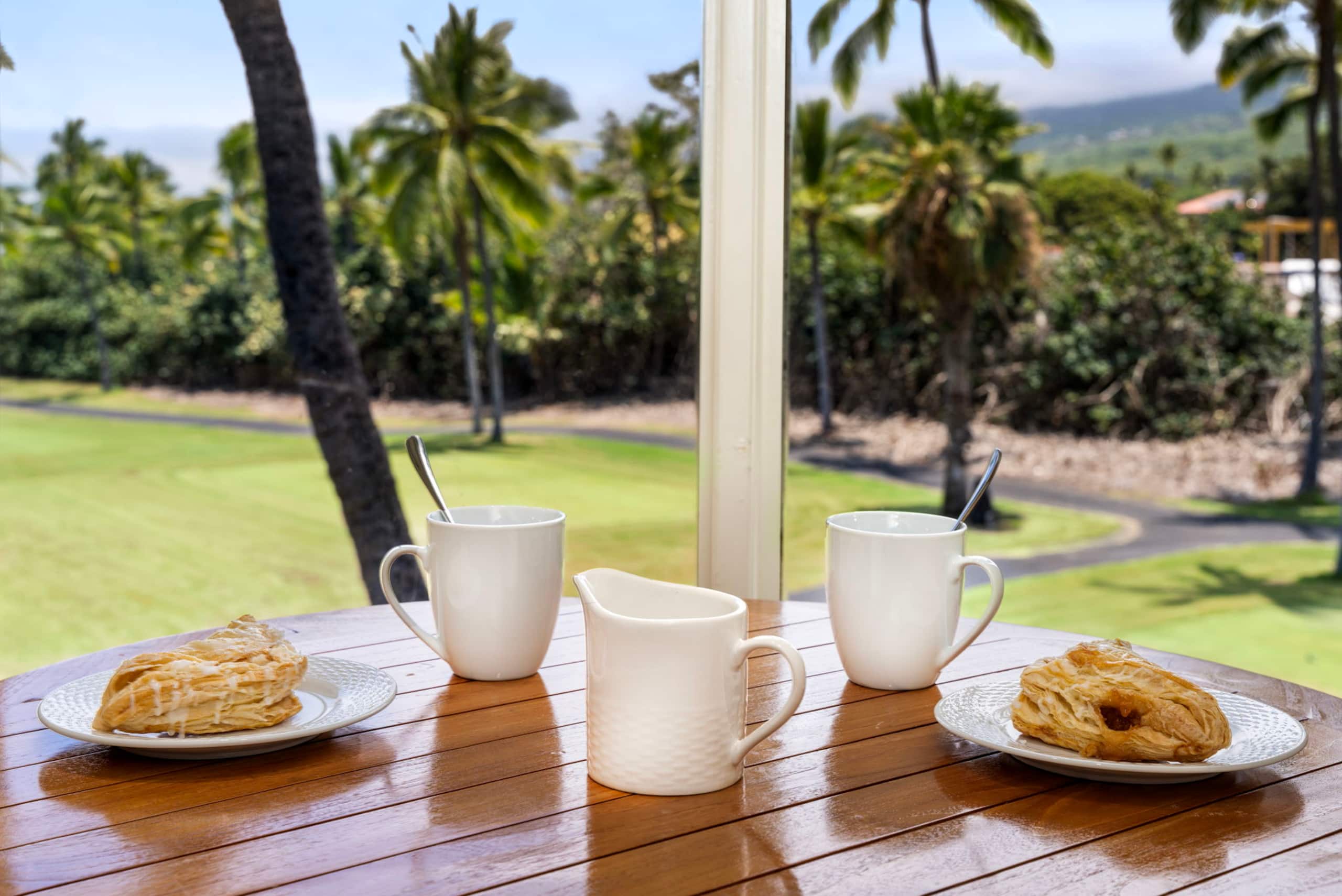 Condo in Kailua-Kona · ★4.82 · 3 bedrooms · 4 beds · 2 baths - Image 14