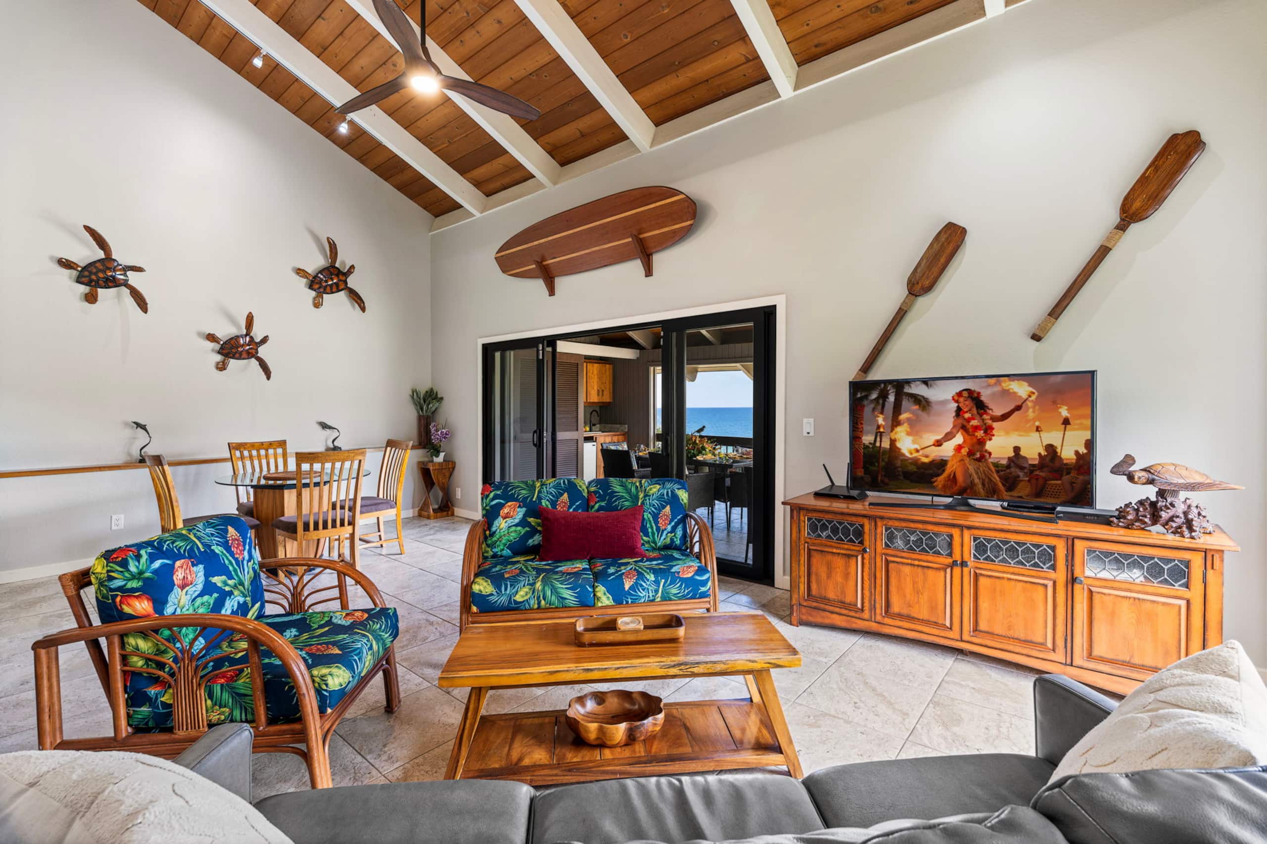 Condo in Kailua-Kona · ★4.82 · 3 bedrooms · 4 beds · 2 baths - Image 2