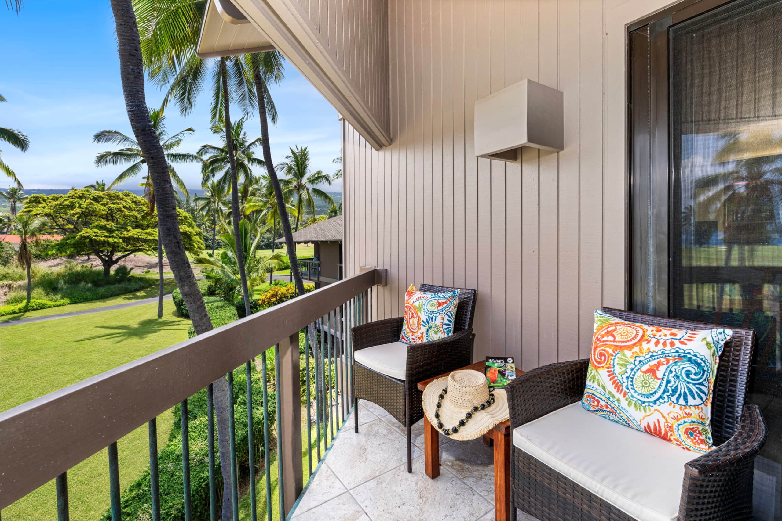 Condo in Kailua-Kona · ★4.82 · 3 bedrooms · 4 beds · 2 baths - Image 25