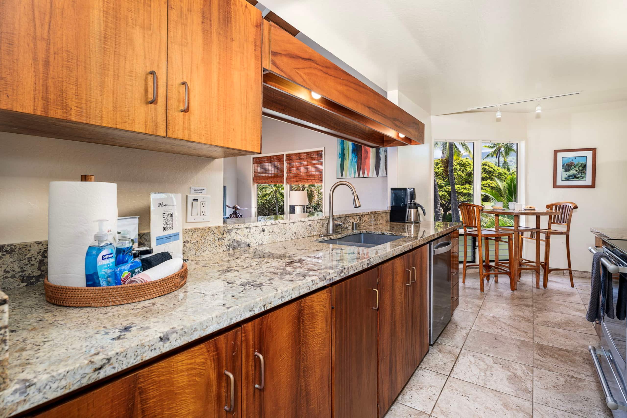 Condo in Kailua-Kona · ★4.82 · 3 bedrooms · 4 beds · 2 baths - Image 3