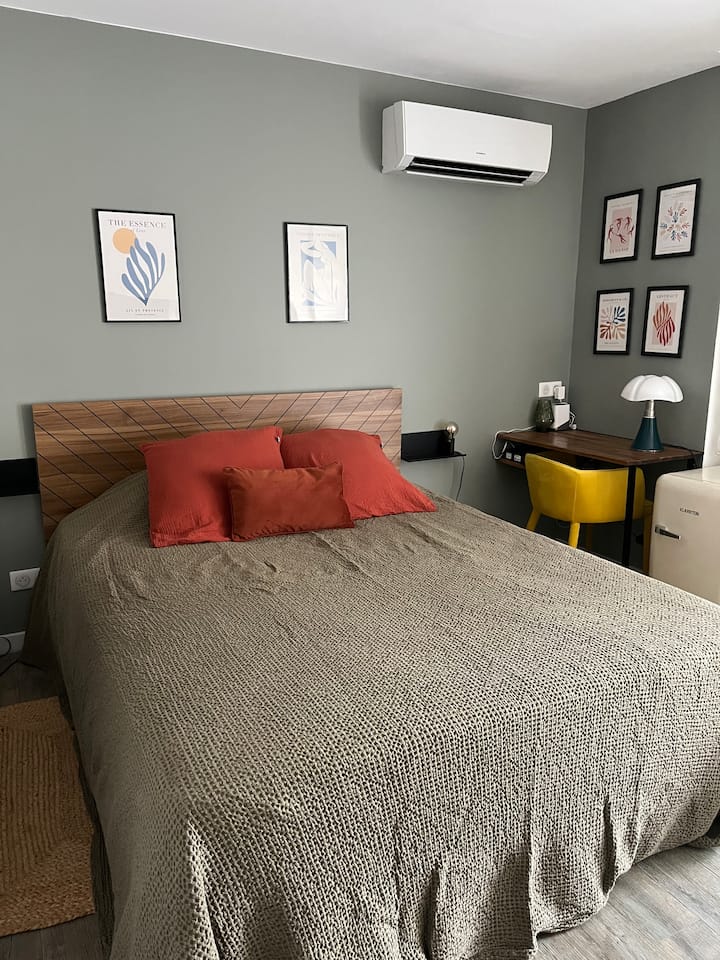 Chambre Cosy & Sa Terrasse Ombragée, Cœur De Nîmes - Nîmes
