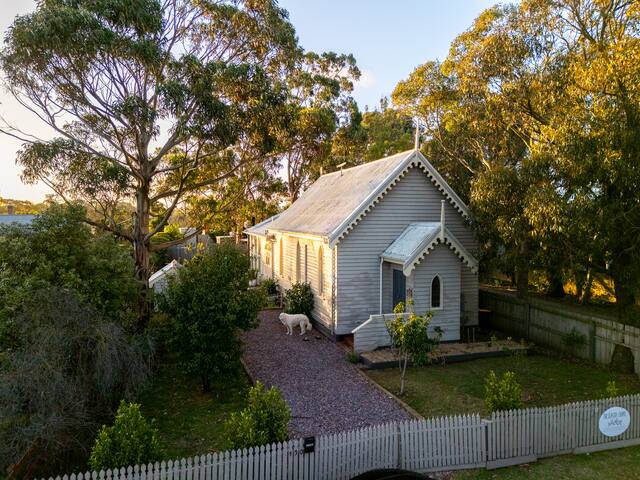 The Seaside Chapel-Boutique Escape in Port Fairy