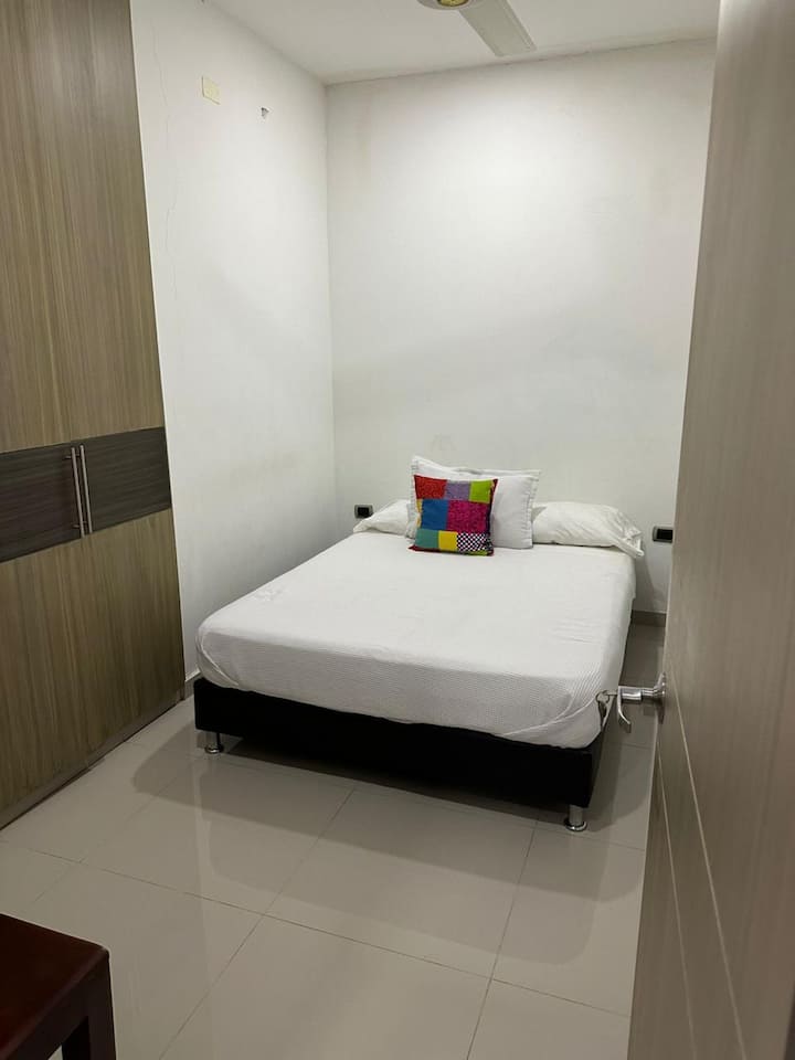 Schlafzimmer 2
