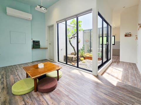 [Light and Shadow of the Trees in the House - Tree Shelter B&B] 4-8 people, 3 bedrooms, 3 bathrooms,