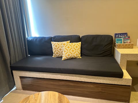 Top Airbnb: Spacious and centrally-located studio with ocean view rooftop in Aviación