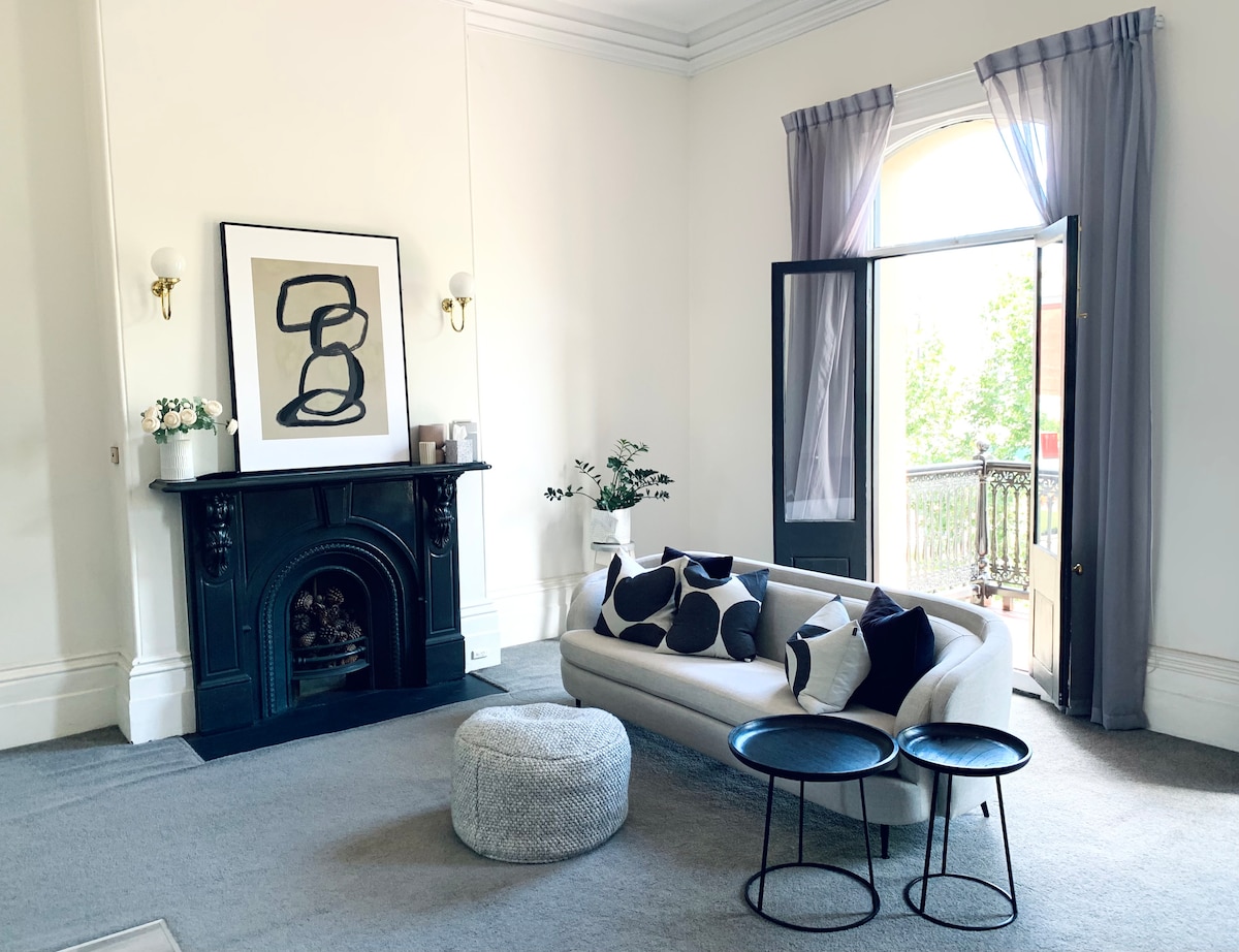 Top Airbnb: Botanic Gardens Apartment- Prime City Location in Adelaide