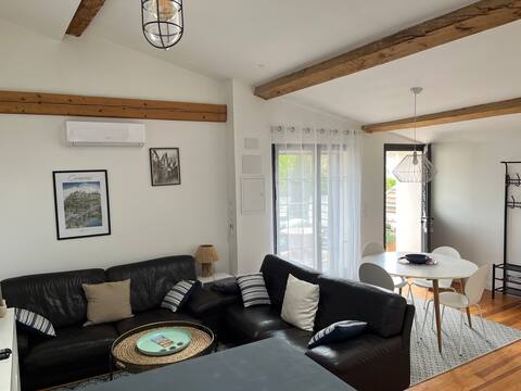 Top Airbnb: T3 terrace, air-conditioned + free private parking + Wi-Fi à Carcassonne
