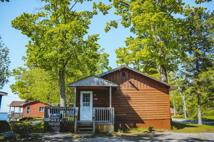 Black Bird Cottage - 2-bedroom Cottage - Bobcaygeon