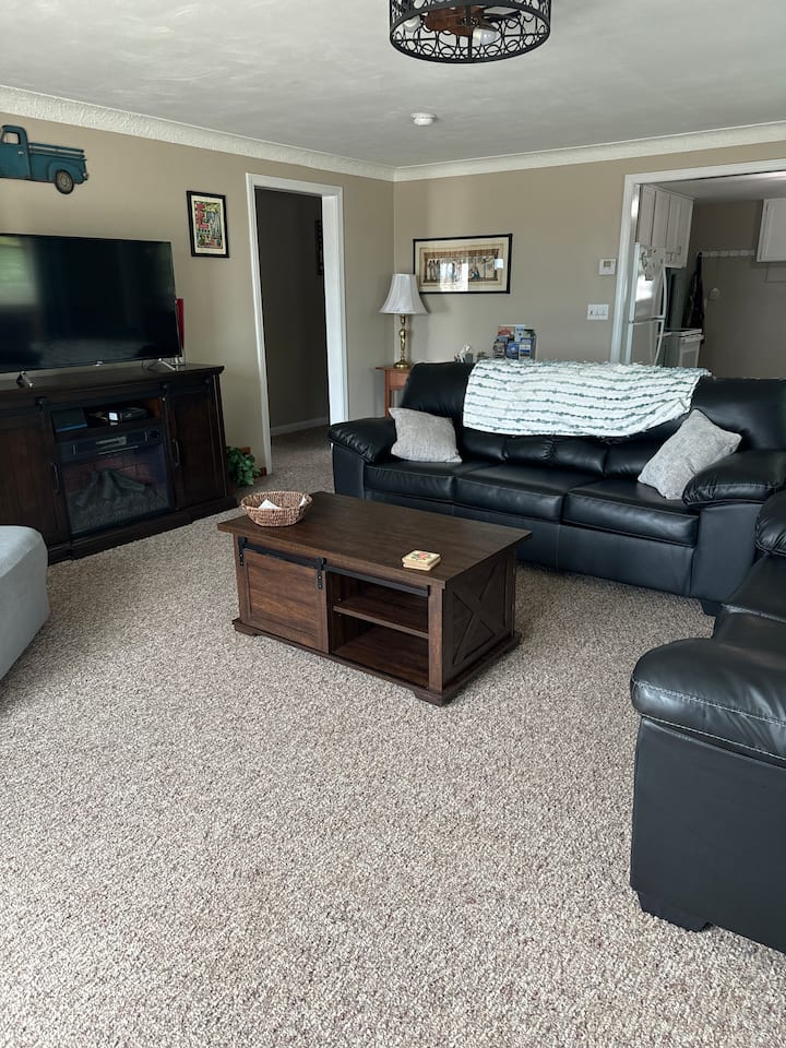 Spacious Apartment. Walking Distance To Boat Dock. - Mackinac Island, MI
