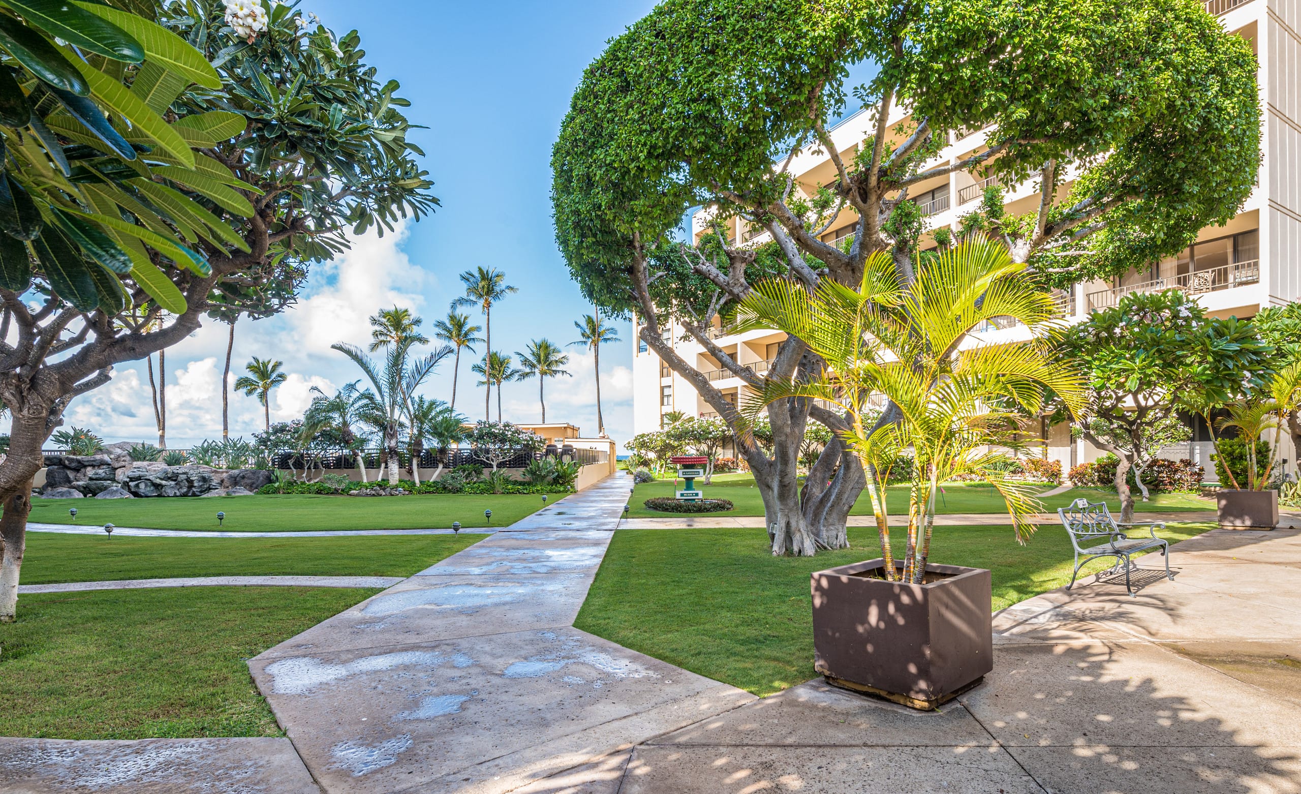 Condo in Kihei · ★4.88 · 1 bedroom · 2 beds · 1 bath - Image 27