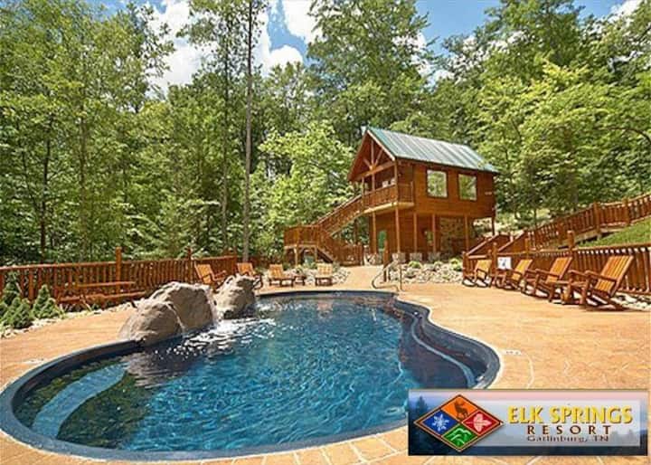 Smoky Ridge View: Amazing Views, Hot Tub, Games - Gatlinburg, TN