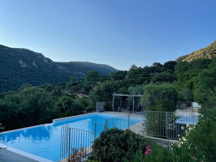 A Vista : Maison De Charme Vue Mer - Figari