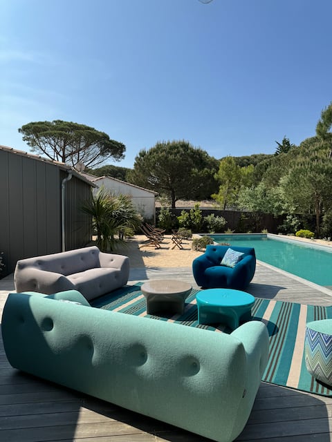 Beautiful Villa pool, walking distance to the beach, boulodrome