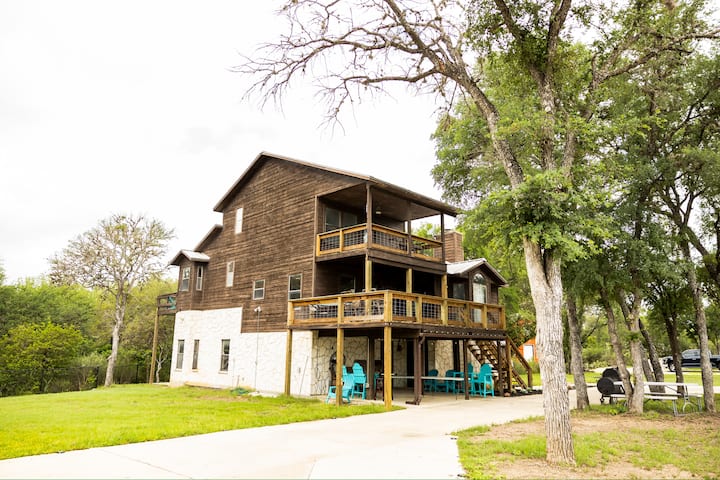 Windmill Springs In Gruene With River Frontage! Walking Distance To Gruene Hall! - New Braunfels, TX