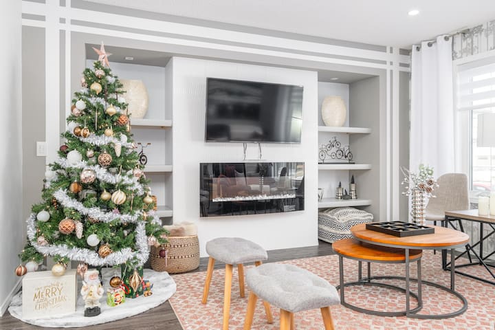 Modern house, Close to All Amenities in South WPG