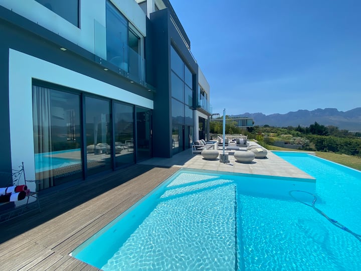 Luxury Family Home - Somerset West
