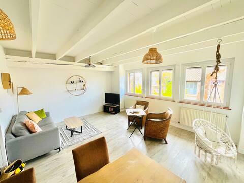 Airbnb performant: Large apartment near Cité-FREE PARKING, AIR CONDITIONING à Carcassonne