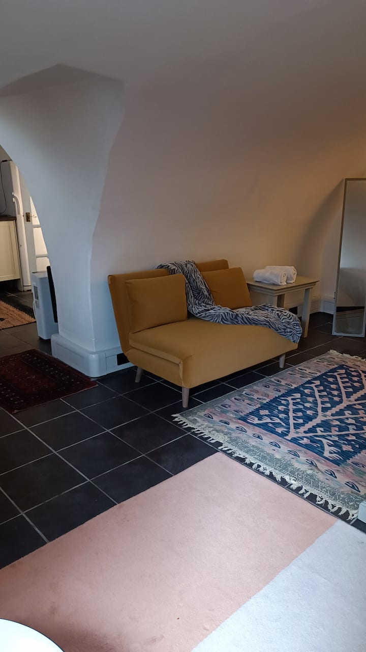Courtyard Studio - Bath