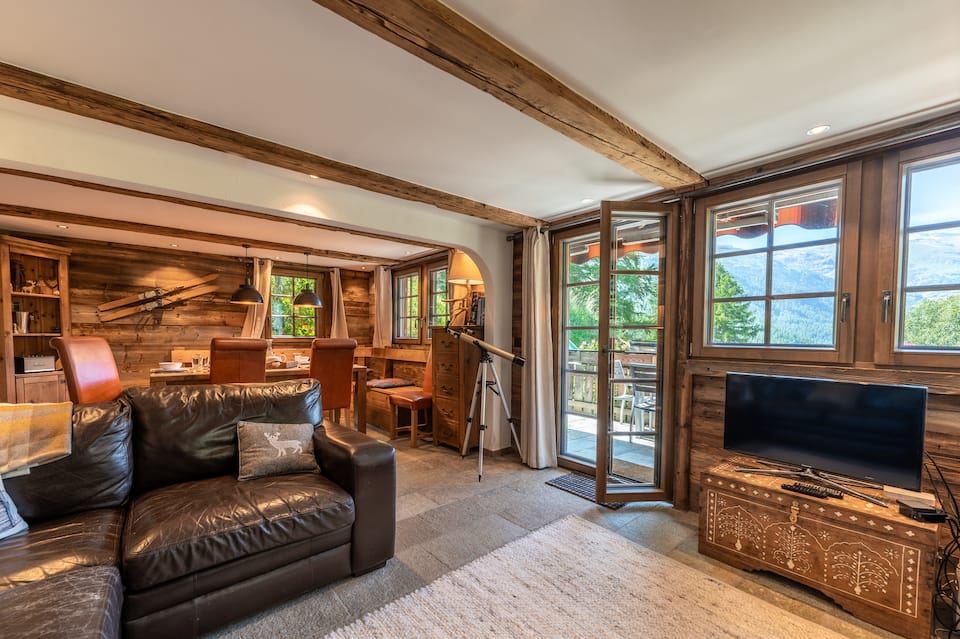 Chalet Bergheim, above Zermatt, Zermatt, Valais, Switzerland, photo 3 of 10