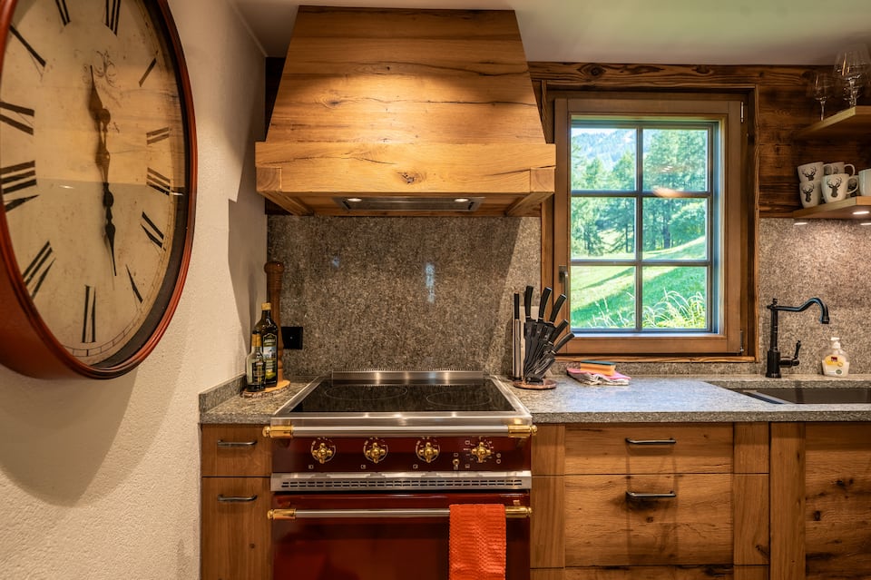 Chalet Bergheim, above Zermatt, Zermatt, Valais, Switzerland, photo 6 of 10