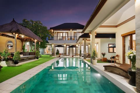 Huge 11BR Villa, Sleeps 41, Prime Area, Near Beach