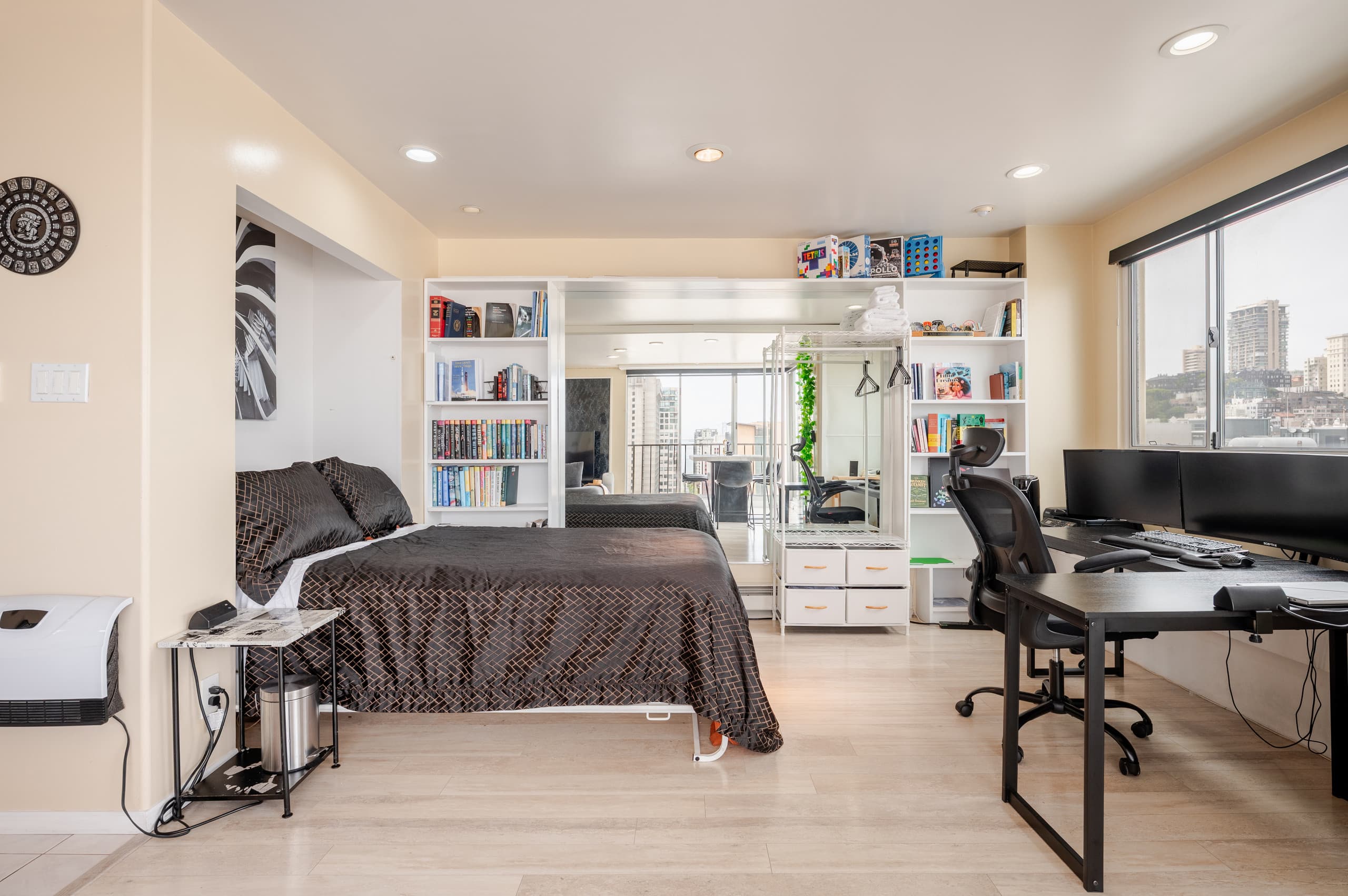 Condo in San Francisco · ★4.93 · 2 bedrooms · 2 beds · 1.5 baths - Image 4