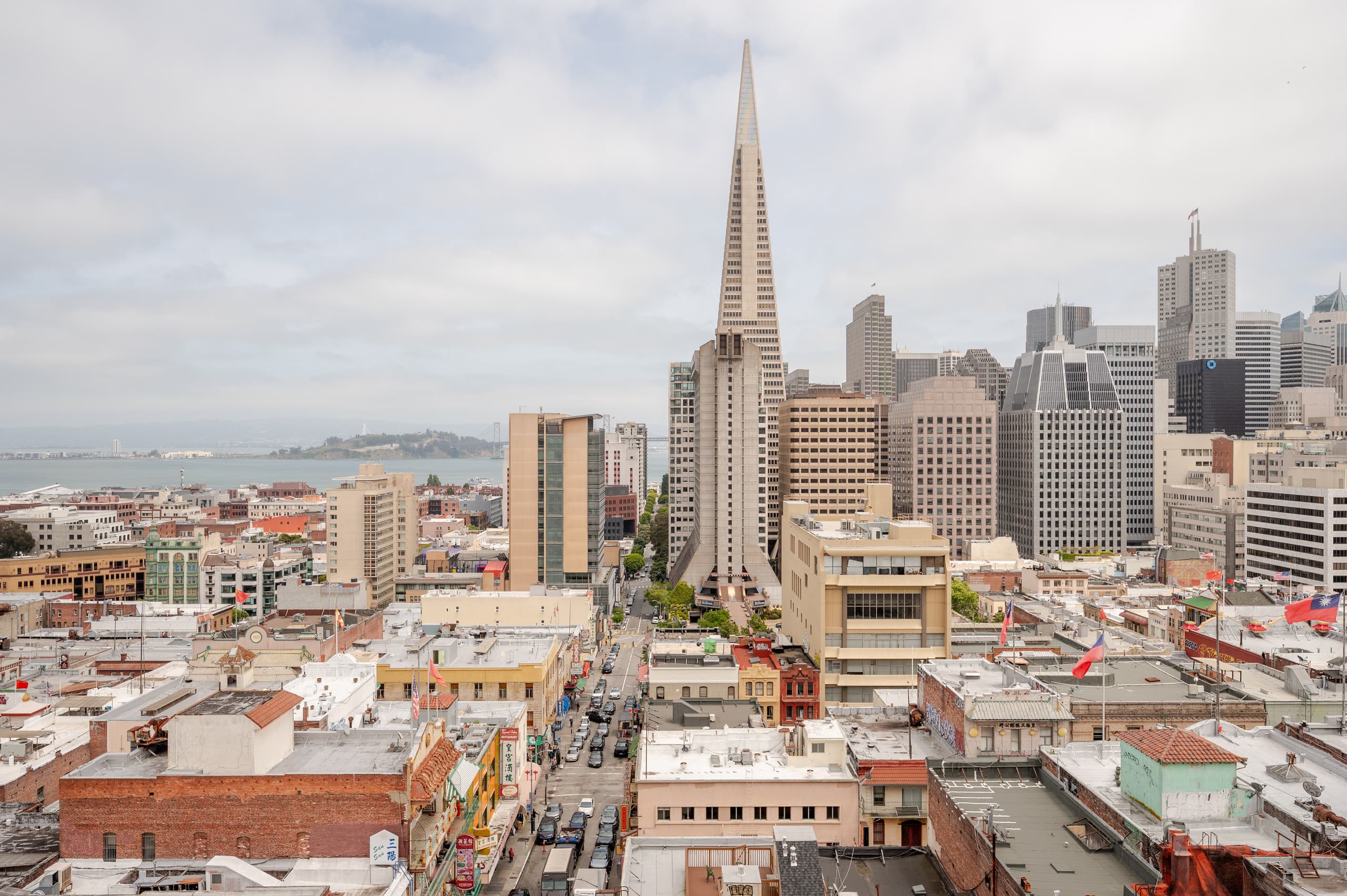 Condo in San Francisco · ★4.93 · 2 bedrooms · 2 beds · 1.5 baths - Image 7
