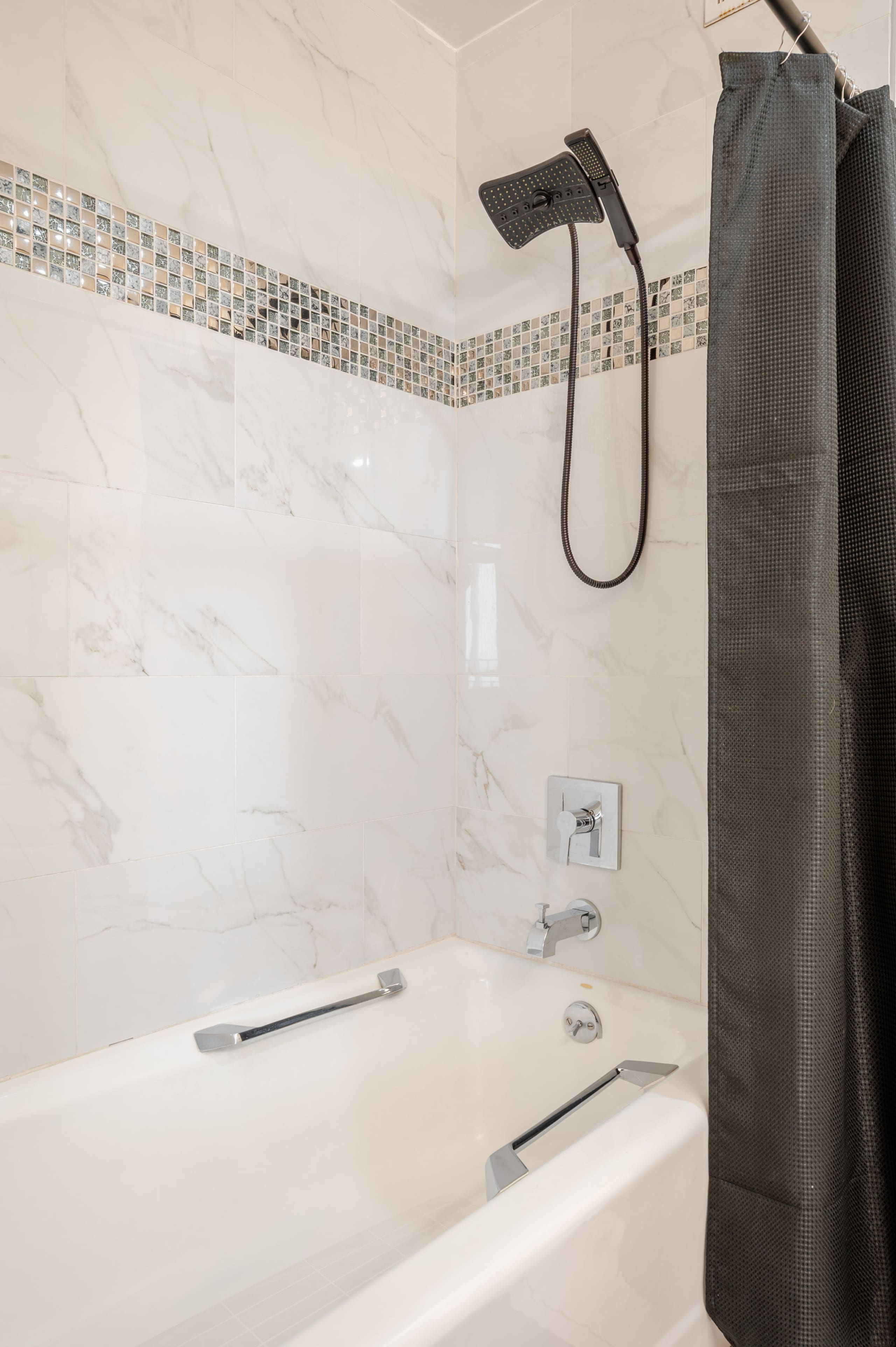Condo in San Francisco · ★4.93 · 2 bedrooms · 2 beds · 1.5 baths - Image 63