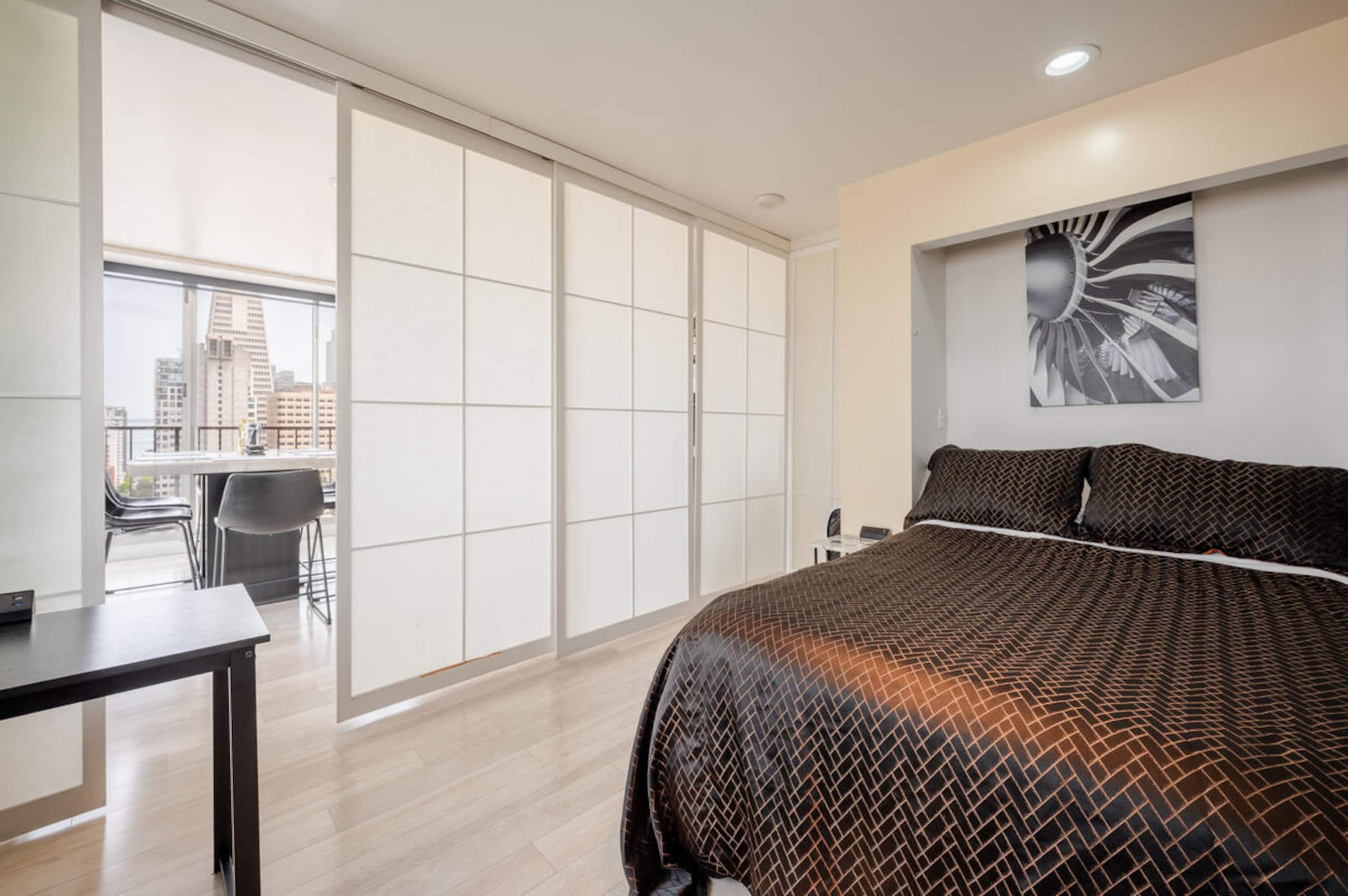 Condo in San Francisco · ★4.93 · 2 bedrooms · 2 beds · 1.5 baths - Image 83