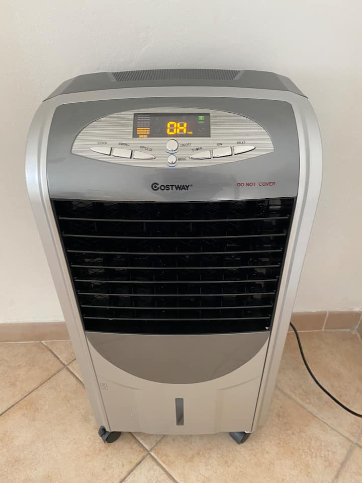  Feni inayoweza kubebeka ya 5 kati ya 1, Baridi, Mfumo wa kupasha joto, Kisafishaji cha Hewa, Kifaa cha unyevunyevu na Feni, kilicho na skrini ya LCD na kidhibiti cha mbali. 