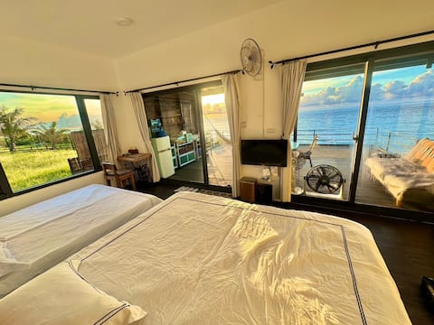 Ocean view 2 double or quadruple suites with private bathrooms, bathtubs, kitchens, barbecue areas,