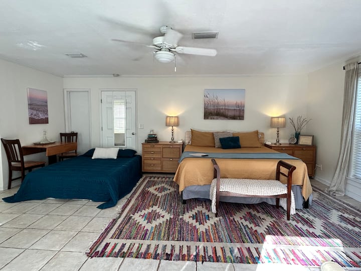 Sheepdog Hideway - On Anastasia Island Near Amp! - St. Augustine Beach, FL