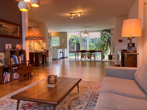 Lovely Home in Quiet Neighborhood Near City Center