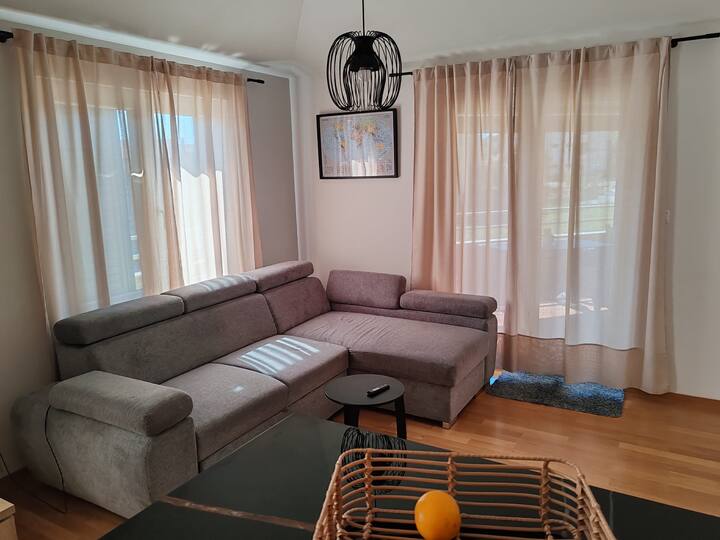 ŽIžula Ii Cozy Two Bedroom Apartment With Balcony - Croatie
