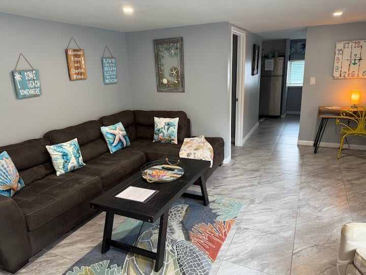 Coastal Bungalows #3: 1br/1ba Apt + Shared Pool - Fort Lauderdale, FL