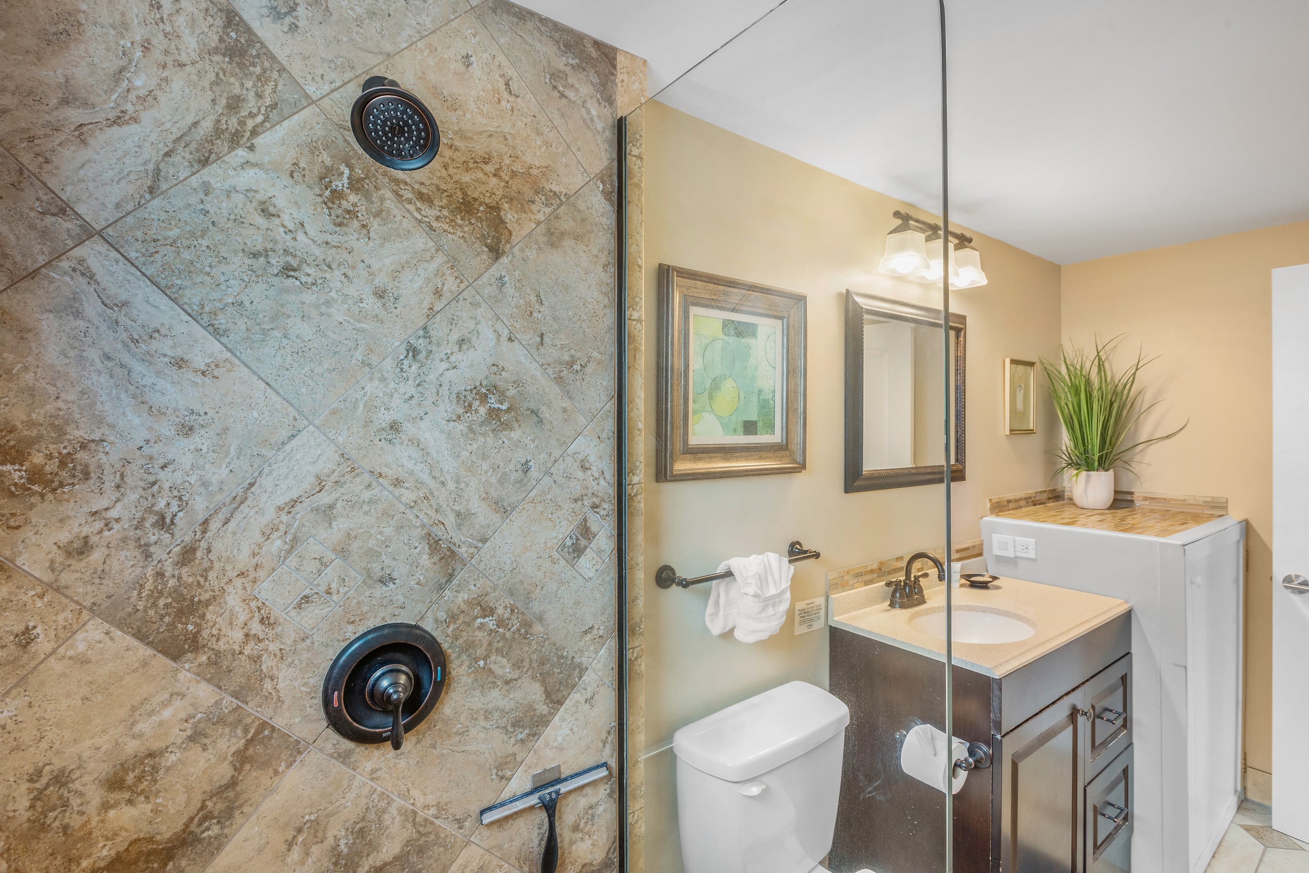 Condo in Kihei · ★4.87 · 2 bedrooms · 3 beds · 2 baths - Image 25