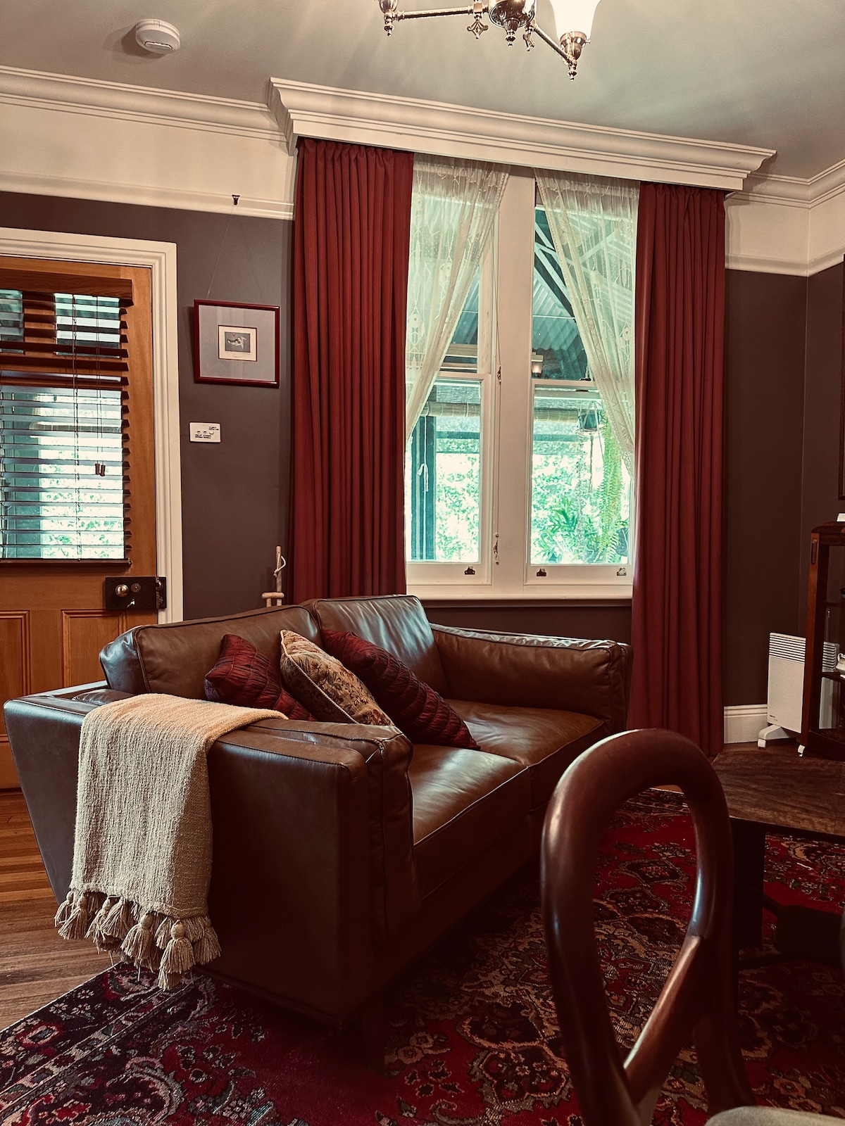 Airbnb performant: Rothesay Cottage: Your petite suite on Cosmo. à Shire Of Hepburn