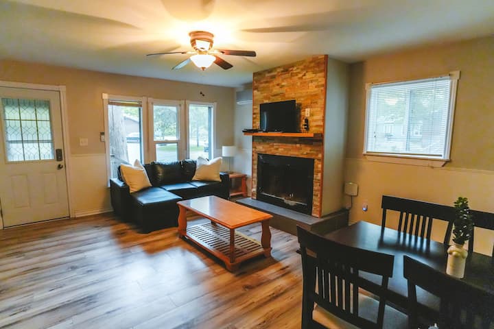 Falcon Cottage - 2 Bedroom - Bobcaygeon