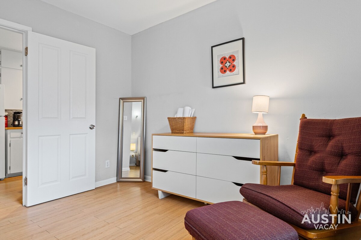 Sweet E Austin Stay | Walk to Coffee, Tacos + Pubs
