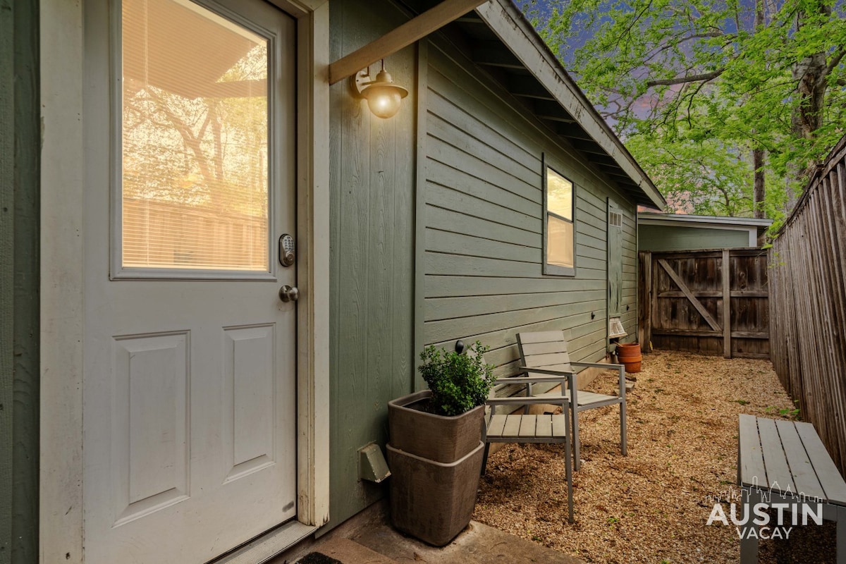 Sweet E Austin Stay | Walk to Coffee, Tacos + Pubs