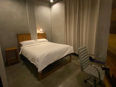 Wi-Fi Ready 2Bedroom-1Bath Guest Suite by WHOA!