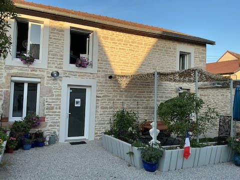 "LE K6" renovated accommodation route des grands crus.***