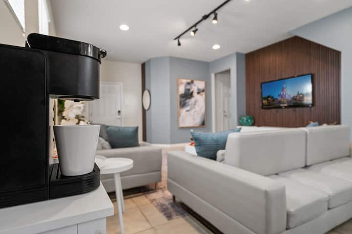 5BD Windsor Westside Private Pool (WW 8920) - Houses for Rent in