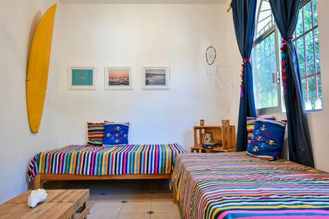 Successful Airbnb property: 2 minutes to the beach, surf, coffes & starlink in Oaxaca