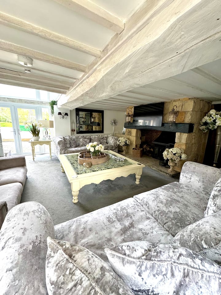Stunning Estate  In Private Grounds A Large Lake - Horsham